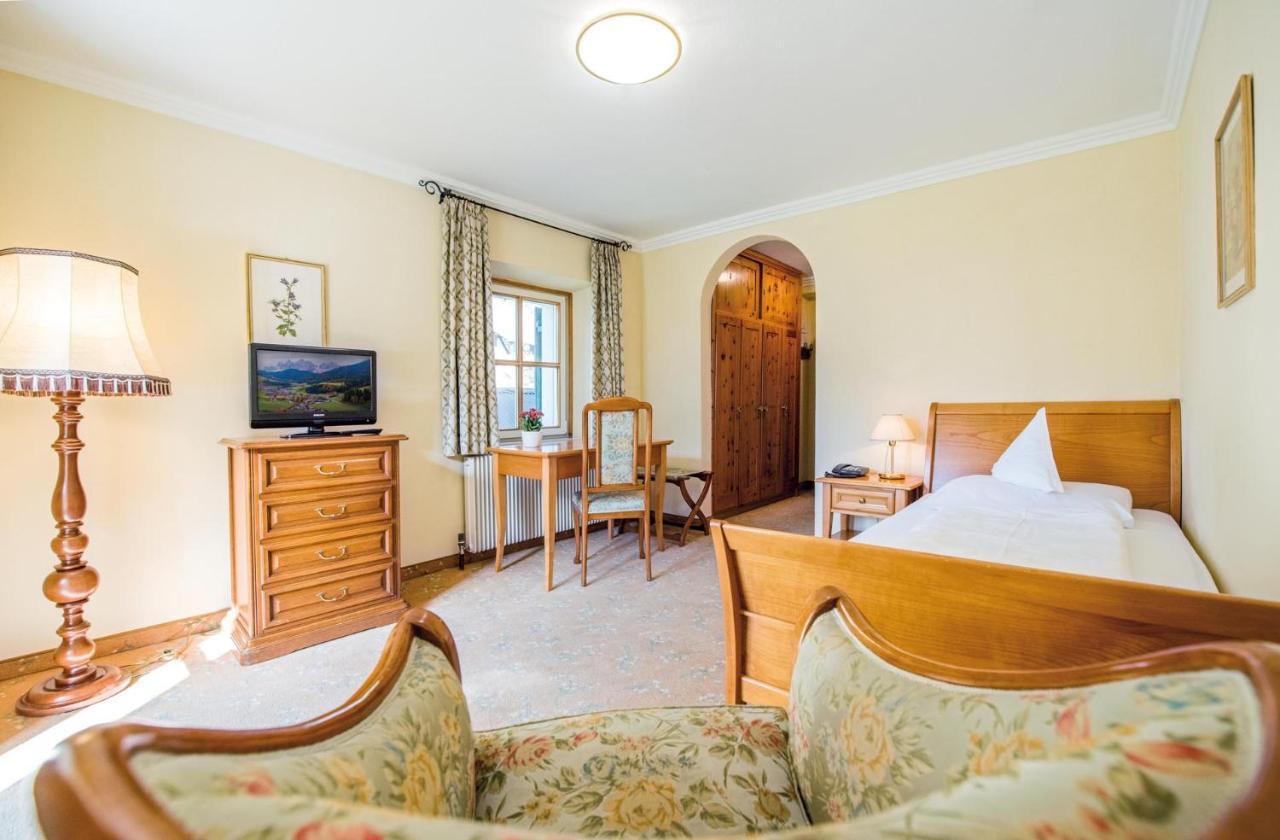 Hotel Kabis Фунес Экстерьер фото